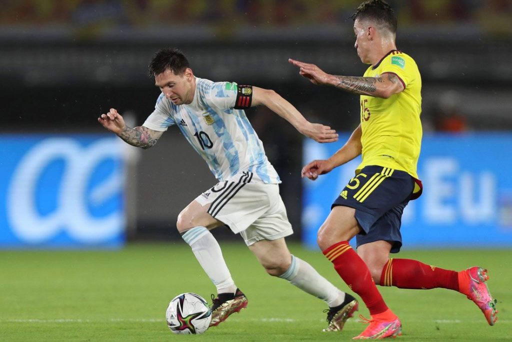 Đánh bại Colombia, Argentina vào CK đối đầu trực tiếp với Brazil